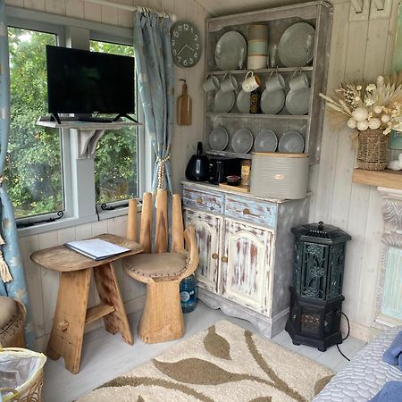 Birds And The Bees Summer House Endon Exterior foto